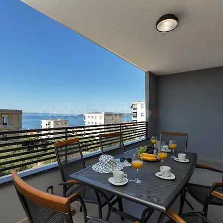 Luxury Lotus Apartment Makarska