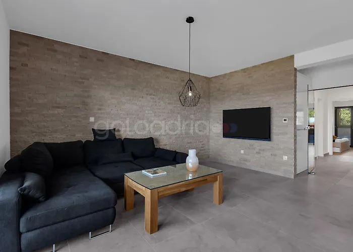 Luxury Lotus - Free Parking Apartment Makarska